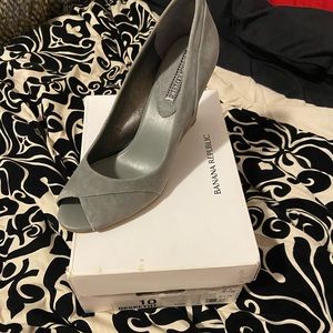 Grey Raina wedges